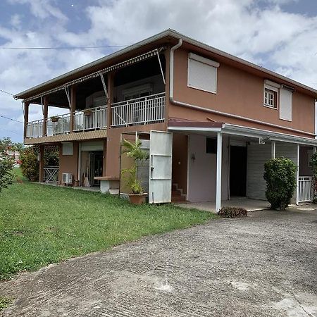 Hebergement Mouchas F4 - Dans Villa Les Polycias Sainte-Luce Exterior photo