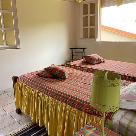 Hebergement Mouchas F4 - Dans Villa Les Polycias Sainte-Luce Exterior photo