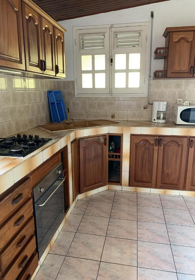 Hebergement Mouchas F4 - Dans Villa Les Polycias Sainte-Luce Exterior photo