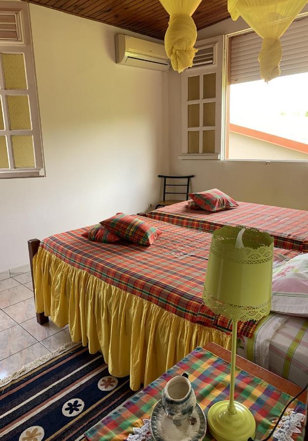Hebergement Mouchas F4 - Dans Villa Les Polycias Sainte-Luce Exterior photo