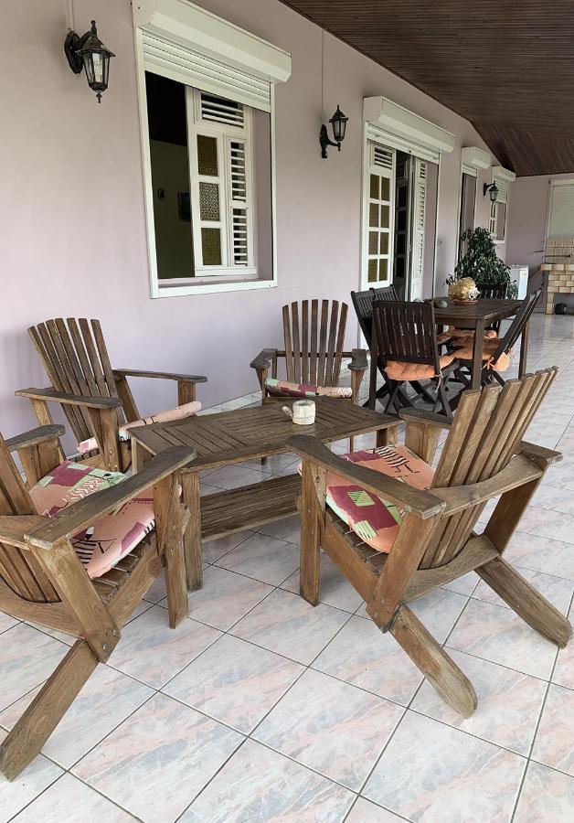 Hebergement Mouchas F4 - Dans Villa Les Polycias Sainte-Luce Exterior photo